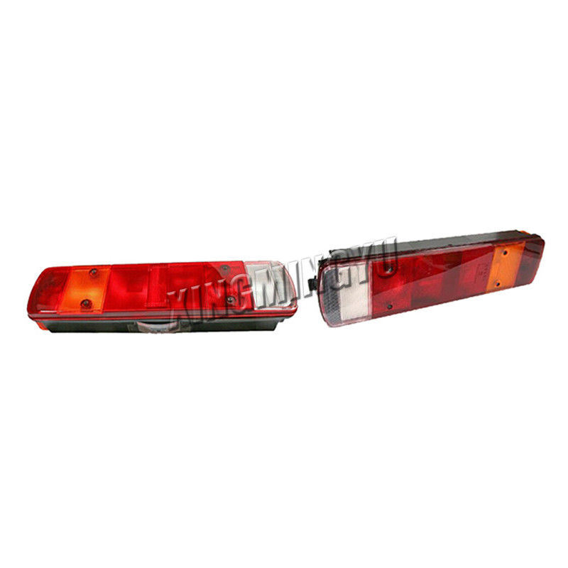 1387878 1436868 1504609 1387877 14368687 1504608 Scania 4 Serisi Kamyonun Arka Lampası